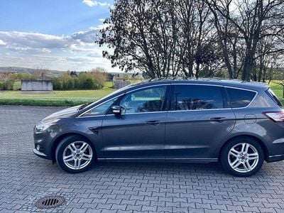 Usata Ford S-MAX Titanium 179 CV (131 kW) 2016 Grigio Monovolume