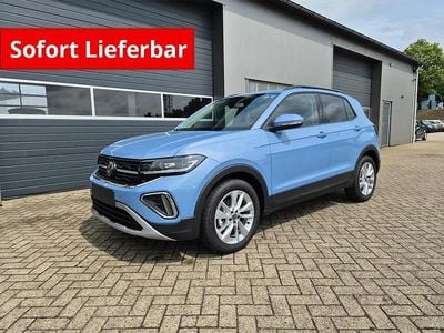 Neu VW T-Cross Life 116 PS (85 kW) 2025 Clear blue metallic SUV