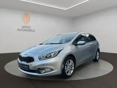 Gebraucht Kia Ceed Sportswagon DREAM-TEAM Edition 99 PS (72 kW) 2013 Silber Kombi