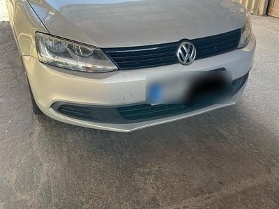 Gebraucht VW Jetta 105 PS (77 kW) 2011 Silber Limousine