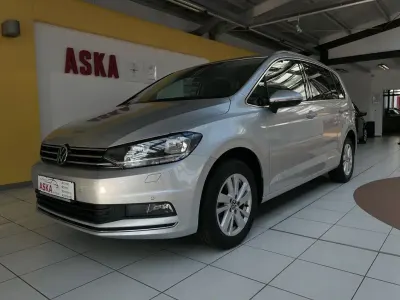 Gebraucht VW Touran Highline 150 PS (110 kW) 2021 Silber Van / Kleinbus
