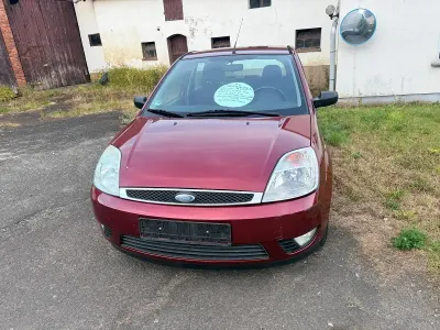 Gebraucht Ford Fiesta 80 PS (58 kW) 2004 Rot Kleinwagen