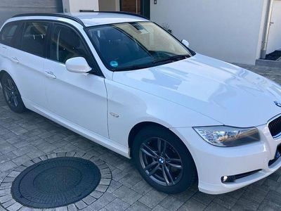 Gebraucht BMW 318 143 PS (105 kW) 2012 Weiß Kombi