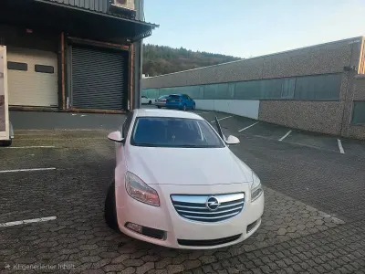 Gebraucht Opel Insignia 147 PS (108 kW) 2008 Weiß Limousine