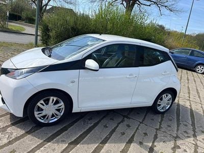 Usata Toyota Aygo X-play 69 CV (50 kW) 2017 Bianco Utilitaria