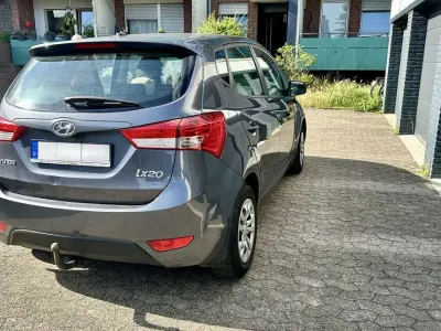 Gebraucht Hyundai ix20 YES! 90 PS (66 kW) 2017 Grau Kleinwagen