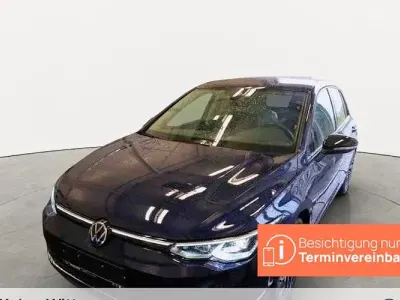 Brugt VW Golf VIII Active 110 HK (80 kW) 2022 Blå Sedan