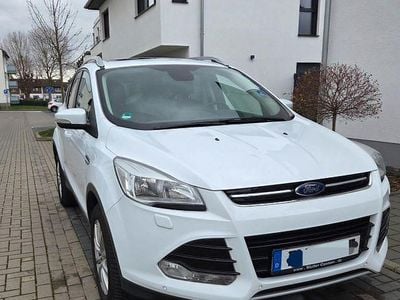 Weiß Gebraucht 2016 Ford Kuga Titanium SUV | 10.400 € (Guter Preis)