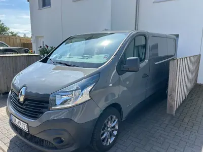 Gebraucht Renault Trafic 140 PS (102 kW) 2015 Grau Van / Kleinbus