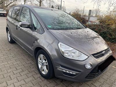 Braun Gebraucht 2014 Ford S-MAX Business Edition Van / Kleinbus | 4.999 € (Guter Preis)