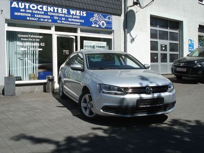 Silber Gebraucht 2012 VW Jetta Comfortline Limousine | 8.600 € (Etwas zu teuer)