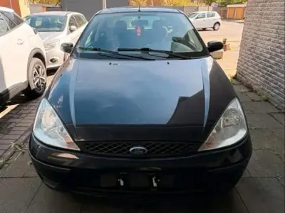 Gebraucht Ford Focus 101 PS (74 kW) 2001 Schwarz Limousine