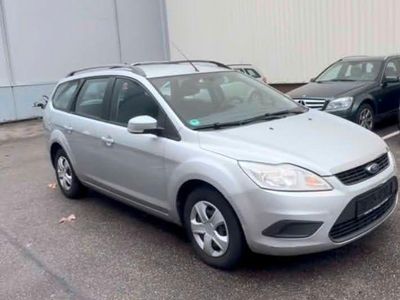 Usata Ford Focus Ambiente 101 CV (74 kW) 2010 Argento Station wagon