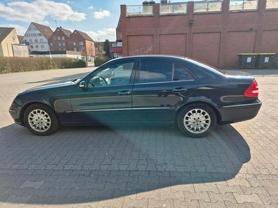 Gebraucht Mercedes E200 163 PS (119 kW) 2004 Blau Limousine