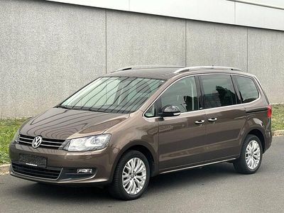 Braun Gebraucht 2011 VW Sharan Van / Kleinbus | 15.950 € (Teuer)
