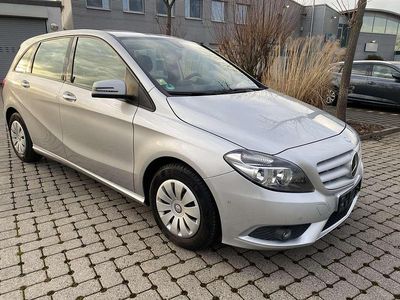 Gebraucht Mercedes B180 109 PS (80 kW) 2014 Polarsilber  metalliclack Van / Kleinbus