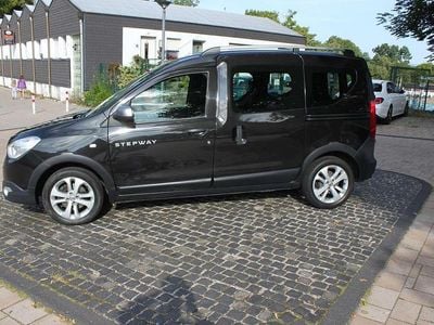 Gebraucht Dacia Dokker Celebration 116 PS (85 kW) 2017 Schwarz Van / Kleinbus