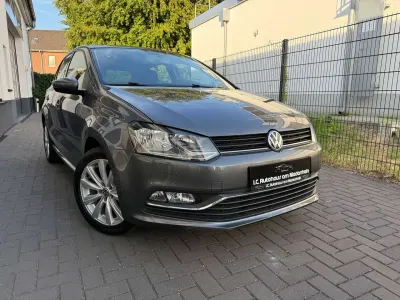 Gebraucht VW Polo Comfortline 90 PS (66 kW) 2016 Grau Kleinwagen