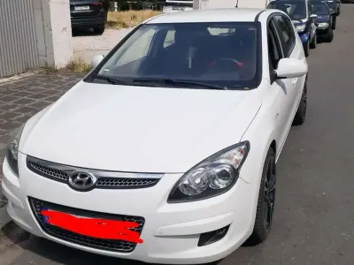 Gebraucht Hyundai i30 Comfort 109 PS (80 kW) 2009 Weiß Kombi