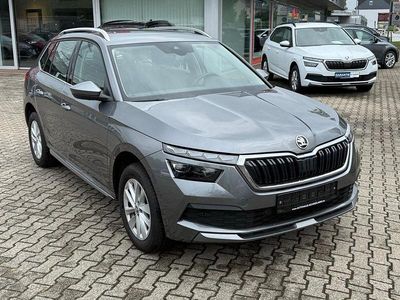 Graphitegrau metallic (metallic) Gebraucht 2023 Skoda Kamiq Style SUV | 21.750 € (Fairer Preis)