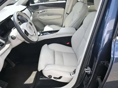 Gebraucht Volvo XC90 173 PS (127 kW) 2023 SUV