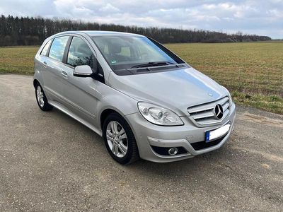 Gebraucht Mercedes B160 Edition 95 PS (69 kW) 2010 Silber Van / Kleinbus