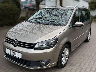 Beige Gebraucht 2015 VW Touran Highline Van / Kleinbus | 18.990 € (Fairer Preis)