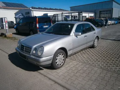 Second-hand Mercedes E200