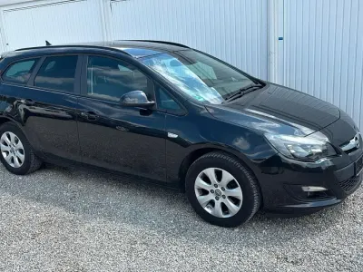 Gebraucht Opel Astra Style 110 PS (80 kW) 2016 Schwarz Kombi