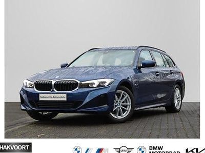 Phytonicblau Gebraucht 2022 BMW 320e Shadowline Kombi | 30.460 € (Guter Preis)