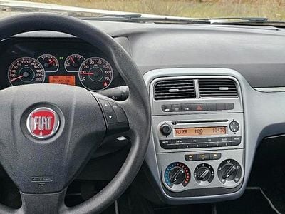 Usata Fiat Grande Punto 65 CV (47 kW) 2010 Argento Utilitaria