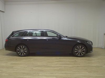 Gebraucht Mercedes E300 Avantgarde 306 PS (225 kW) 2022 Schwarz Kombi