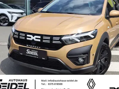 Używany Dacia Sandero Expression 91 KM (66 kW) 2024 Beżowy Hatchback