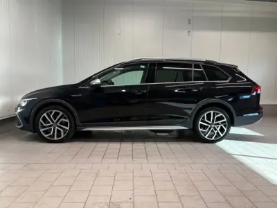 Gebraucht VW Golf Alltrack 200 PS (147 kW) 2023 Schwarz Kombi