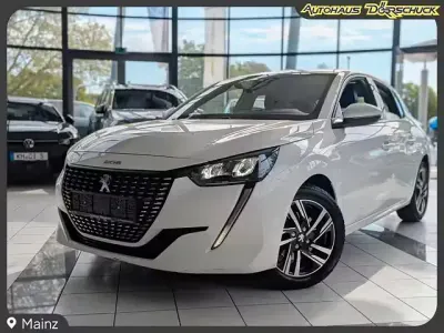 Gebraucht Peugeot 208 Allure 101 PS (74 kW) 2020 Weiß (blanc banquise) Kleinwagen