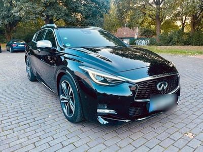 Infiniti Q30