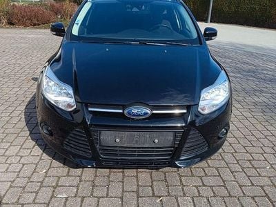 Second-hand Ford Focus Champions Edition 101 CP (74 kW) 2013 Negru Berlinǎ