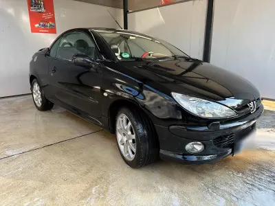 Gebraucht Peugeot 206 CC 109 PS (80 kW) 2004 Schwarz Cabrio