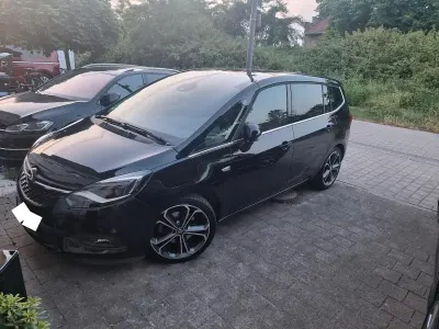 Gebraucht Opel Zafira Tourer 136 PS (100 kW) 2019 Schwarz Van / Kleinbus