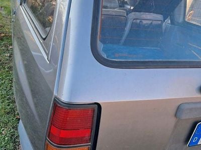 Second-hand Opel Corsa 60 CP (44 kW) 1991 Argintiu Hatchback
