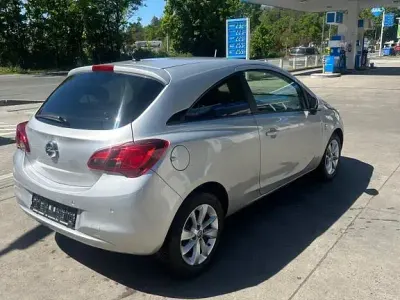 Używany Opel Corsa 69 KM (50 kW) 2017 Srebrny Hatchback