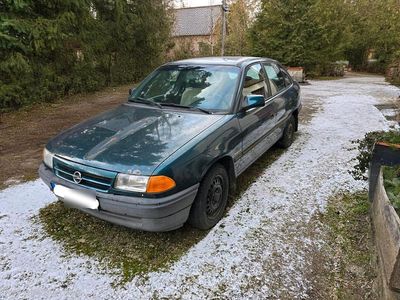 Second-hand Opel Astra 75 CP (55 kW) 1994 Verde Berlinǎ