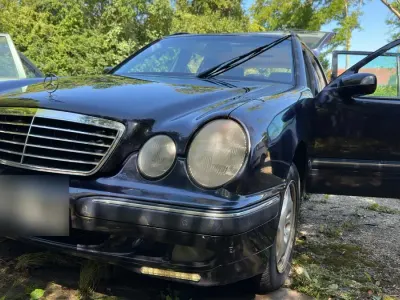 Gebraucht Mercedes E240 170 PS (125 kW) 2001 Blau Kombi