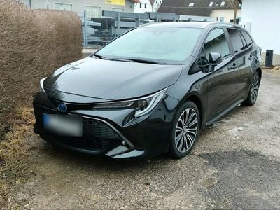 Schwarz Gebraucht 2022 Toyota Corolla Team Kombi | 28.500 € (Fairer Preis)