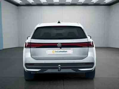 Gebraucht VW Passat 150 PS (110 kW) 2025 Silber Kombi