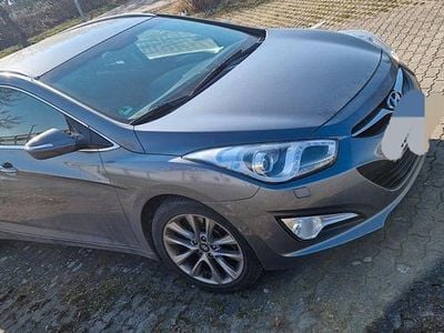 Gebraucht Hyundai i40 136 PS (100 kW) 2015 Grau Kombi