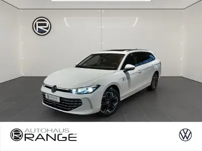 Gebraucht VW Passat Elegance 150 PS (110 kW) 2024 Weiß Kombi