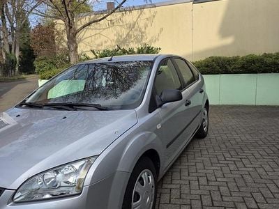 Gebraucht Ford Focus 101 PS (74 kW) 2005 Silber Kleinwagen