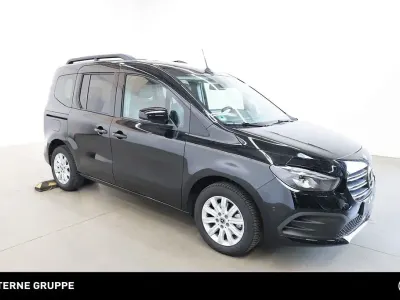 Gebraucht Mercedes T180 Progressive 131 PS (96 kW) 2025 Loparitschwarz Van / Kleinbus