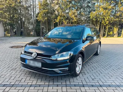 Gebraucht VW Golf VII Comfortline 115 PS (84 kW) 2018 Schwarz Kombi